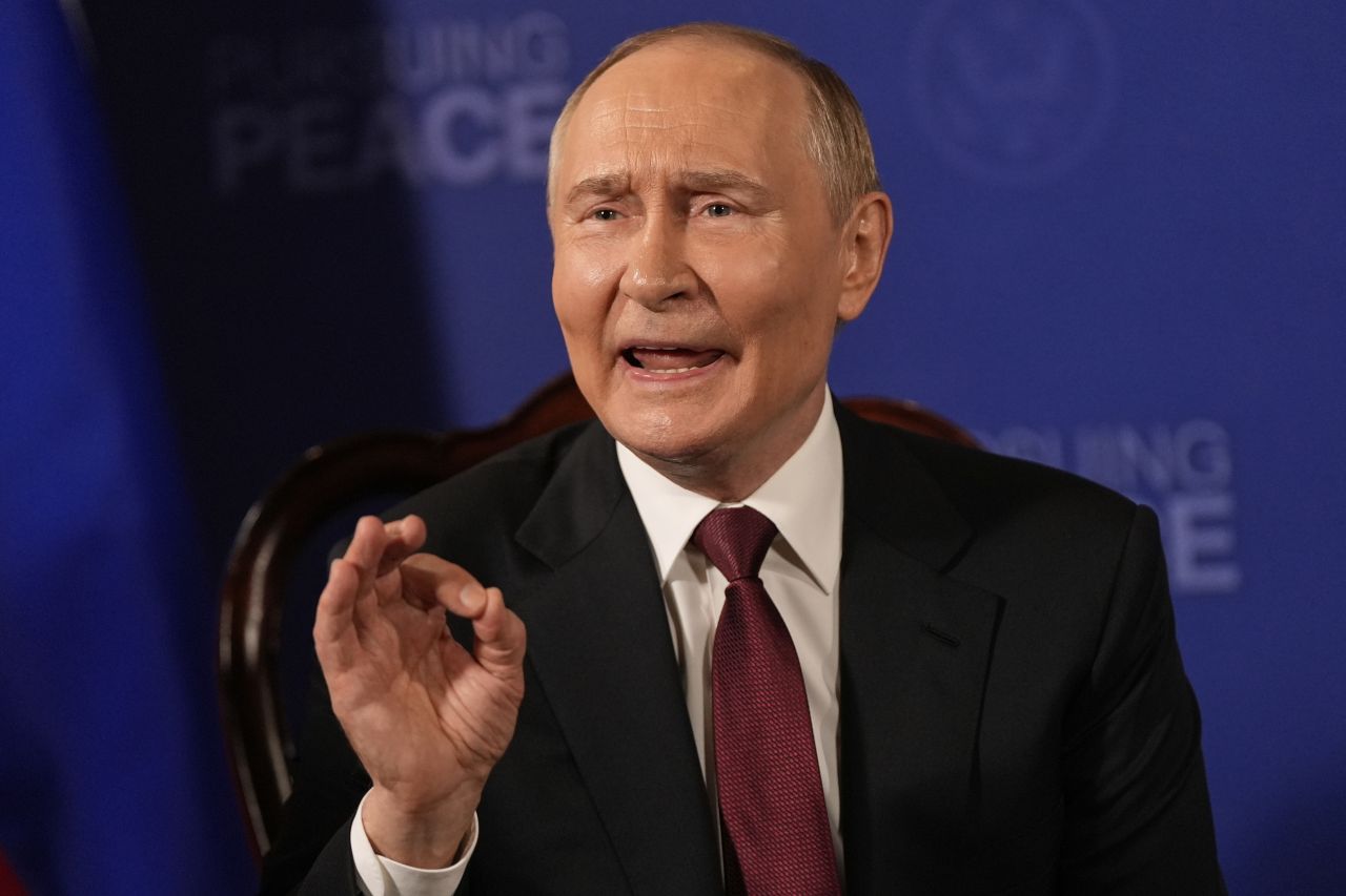 Путин: Обсъдих с Тръмп прекратяване на войната на справедлива основа