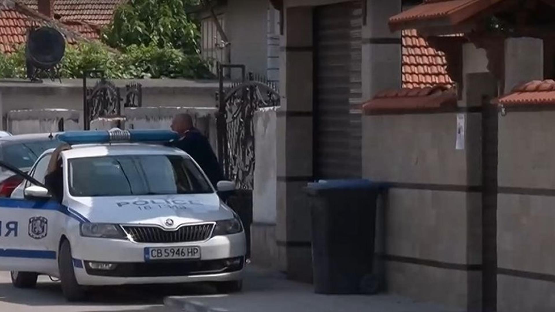 По неофициална информация задържаният за убийството в Първомай бил познат