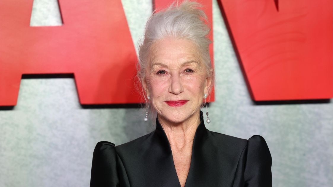 Джеймс Бонд „трябва да е мъж“, казва Helen Mirren