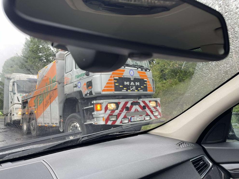 Ограничено е движението по път I-4 Български извор – Абланица в