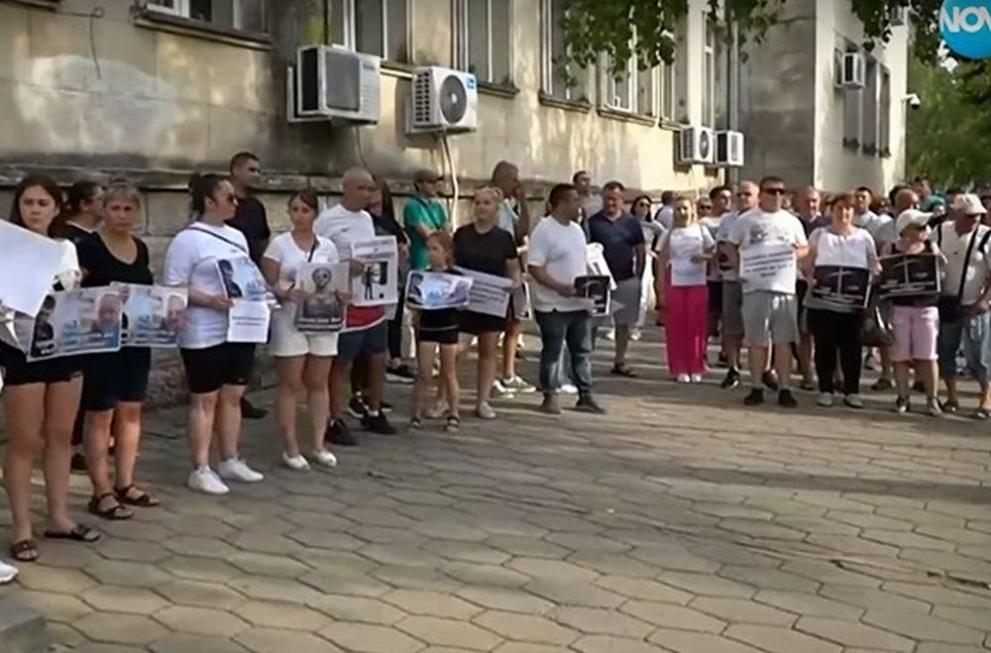 Месец и половина след катастрофата в Разград, при която млад