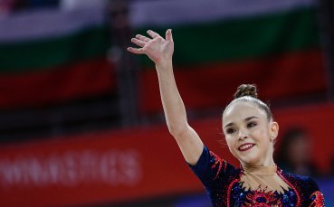 Стилияна Николова и Ева Брезалиева с подиум тренировка преди Световното