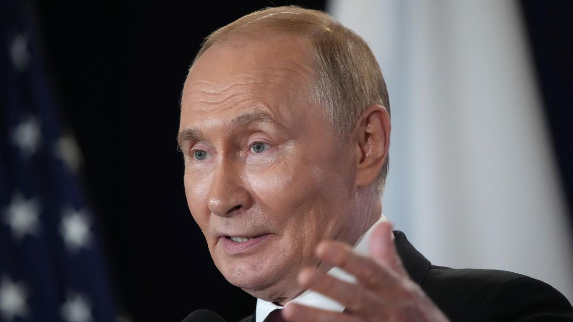 Лидерът на Русия Владимир Путин пътува до Аляска за историческа