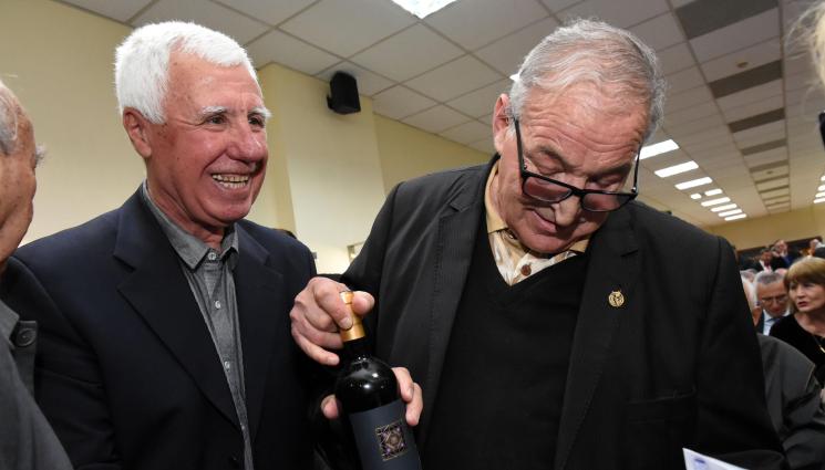 Аспарух Никодимов Димитър Пенев - Легендата Паро Никодимов на 80: С Пената сме шопи, разбираме се само с поглед