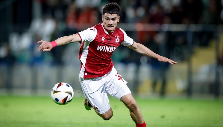 Петко Панайотов - Петко Панайотов е на кръстопът