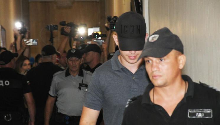 Никола Бургазлиев - Връщат в ареста 18-годишния, помел шестима с АТВ!