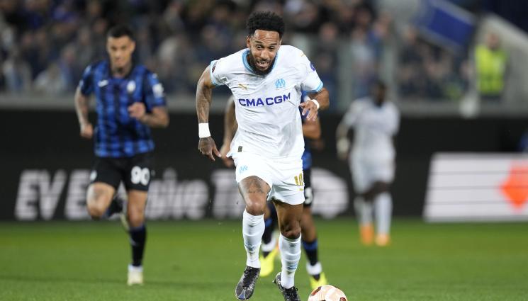 Обамеянг Марсилия - Клати се, но не пада: 36-годишен вади Олимпик Марсилия от калта