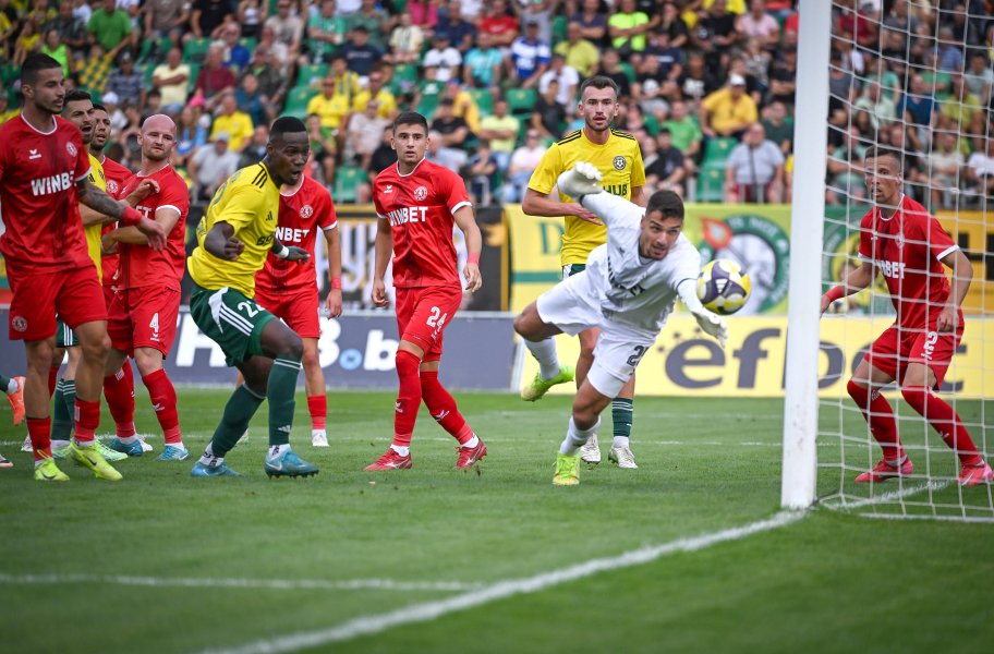 Добруджа Ботев Враца1