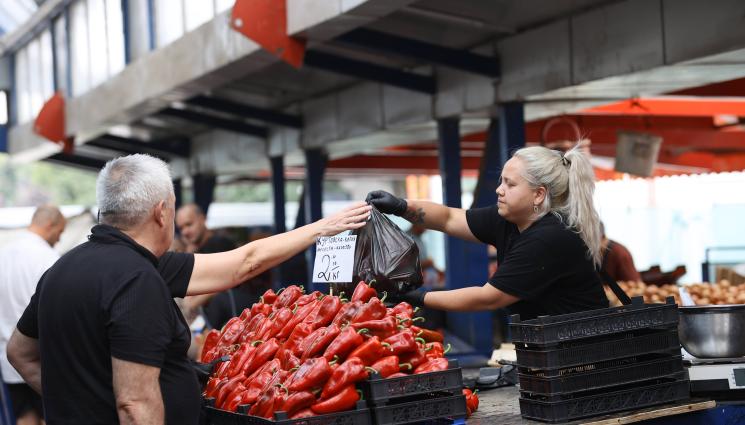 чушки пазар сергия - 3 лв. излиза миш-маш за фризера
