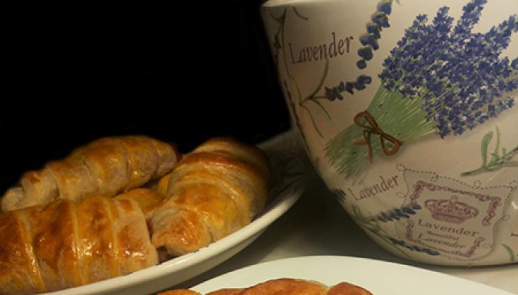 рецепти - Печени чушки за успокоение на апетита. С домати, в мусака от пиперки, облечени в тесто или на огретен със зеленчуци