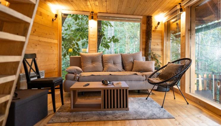 d - СЛЕД КАТО НИКОЙ НЕ Я ИСКА: НАП продава къща за гости с басейн за 795 000 лева (СНИМКИ)