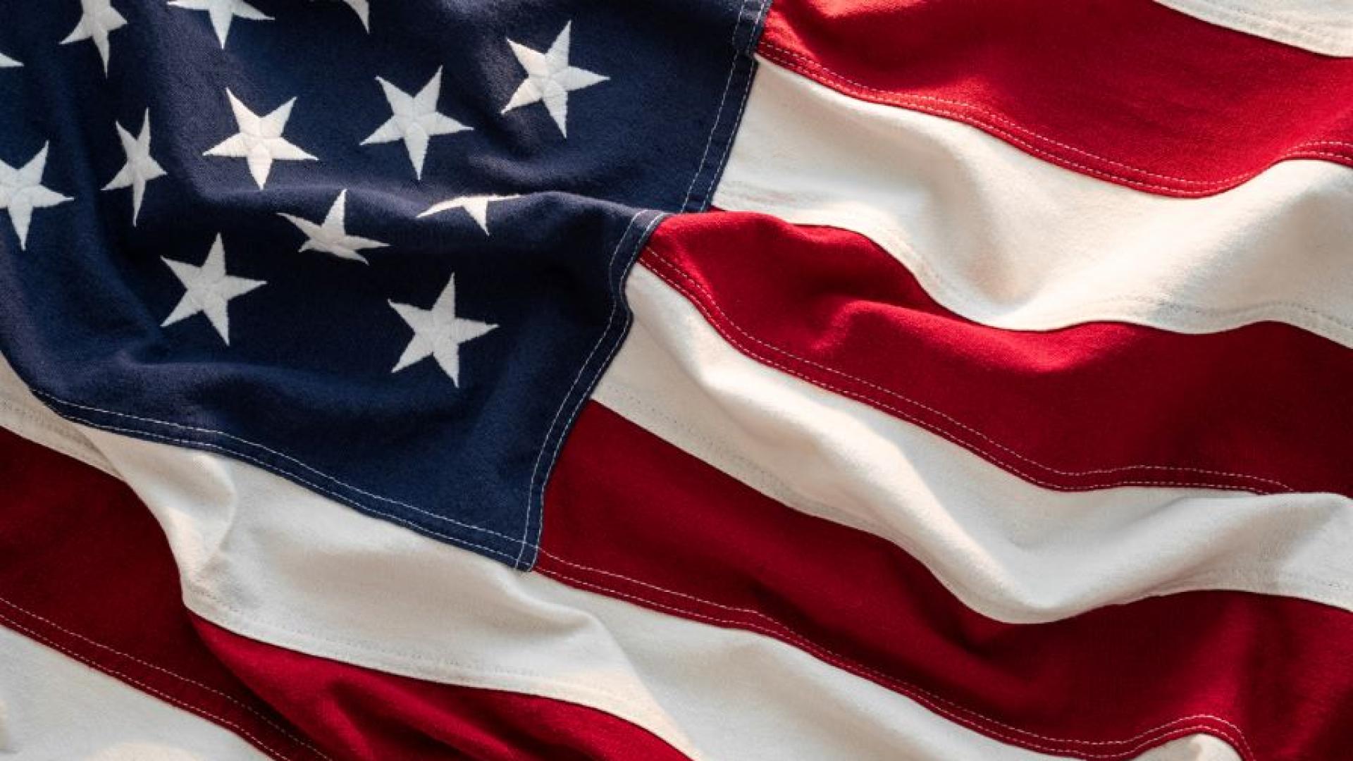 Американският президент Доналд Тръмп иска всеки който гори американското знаме