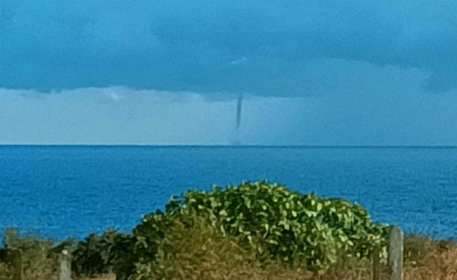 Водно торнадо е засечено над Черно море Водно торнадо е засечено над Черно море
