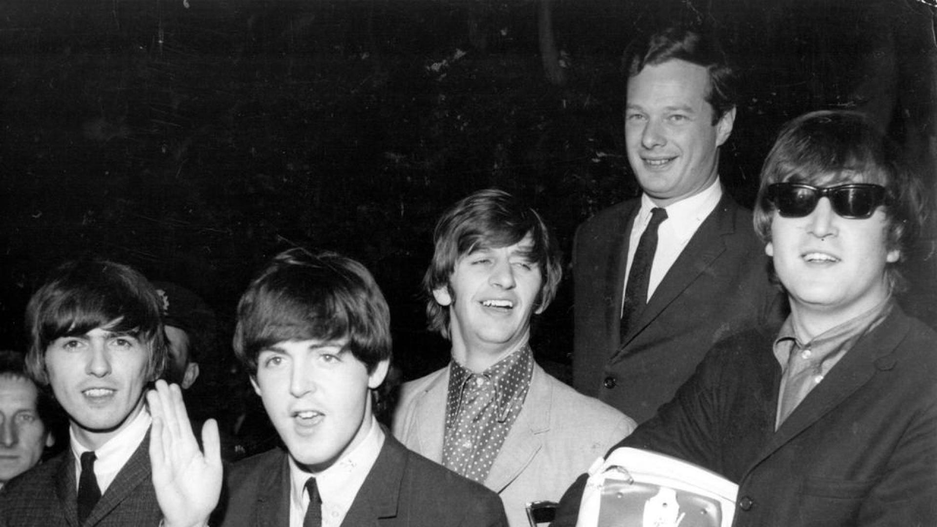 Мениджърът на Великолепната четворка – Брайън Епщайн – изведе Бийтълс