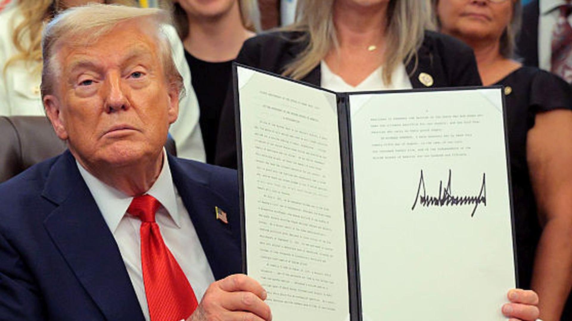 Президентът на САЩ Доналд Тръмп показа тъмна синина на дясната