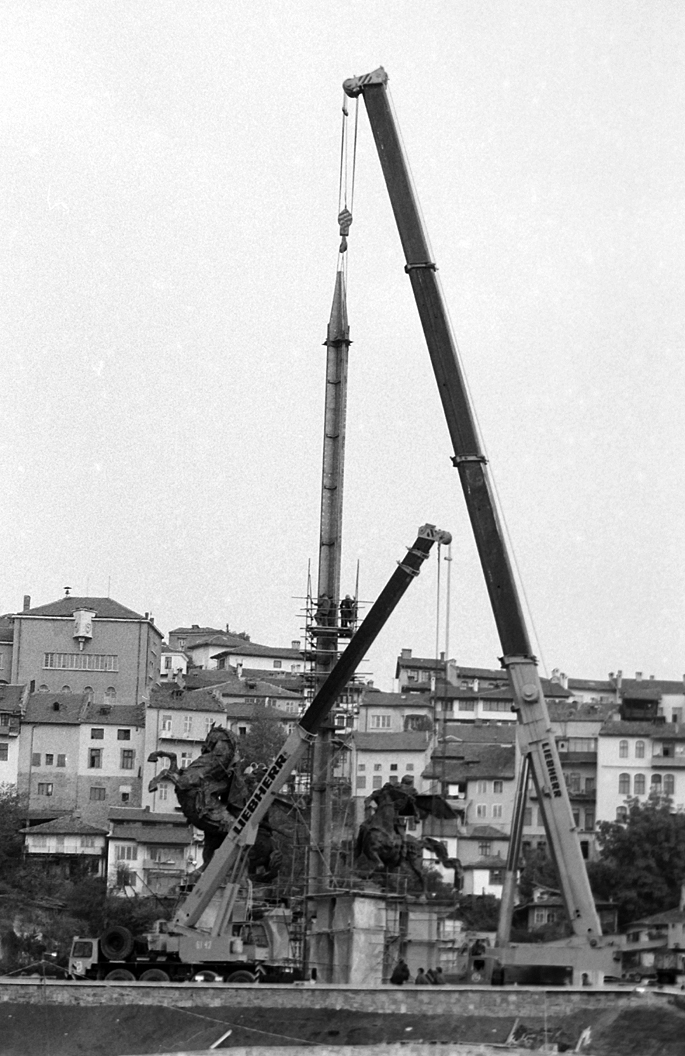 паметник Асеневци