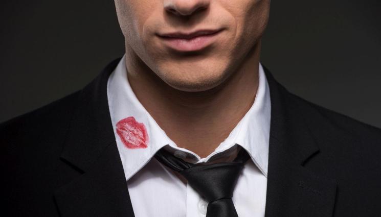 мъж - ЕДНО НАУМ: Мъжете с тези професии по-склонни към изневяра!