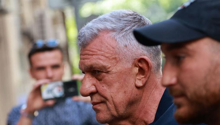 Никола Николов Паскал - Никола Николов-Паскал се яви в Антикорупционната комисия