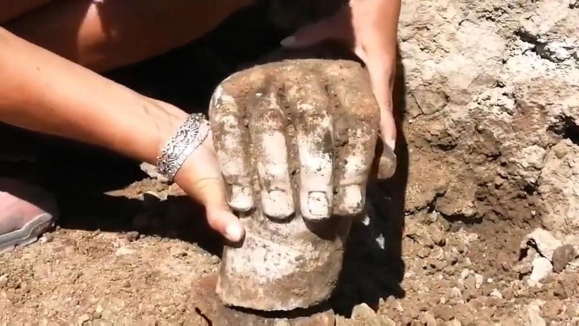 Дясната ръка от статуя на Херакъл над човешки ръст откри