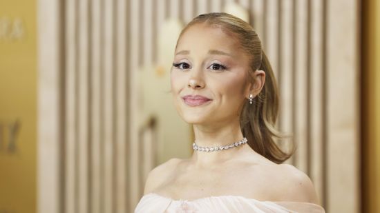 Ariana Grande обявява турнето „Eternal Sunshine“ за 2026 г.