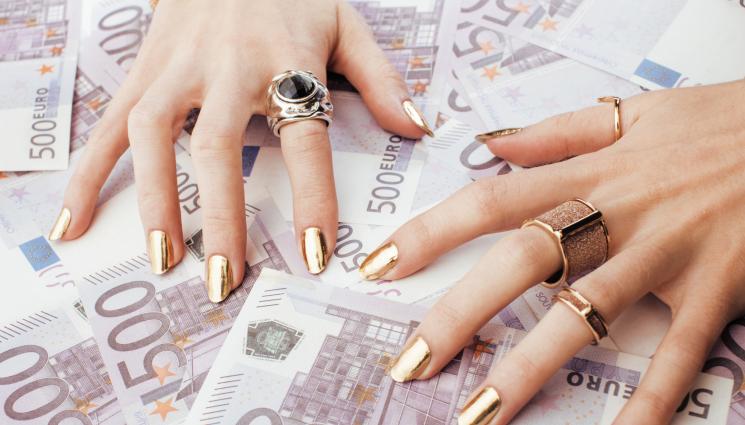 евро пари лак - Топ 7 късметлийски цвята през септември: Лакираме се за пари и изобилие