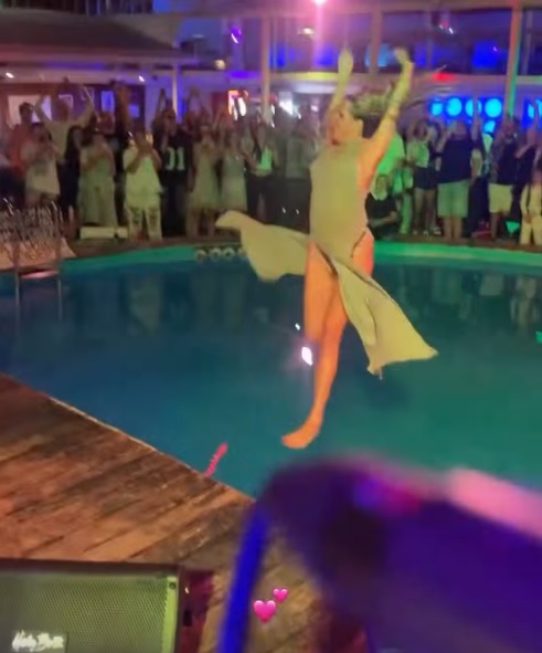 мила роберт