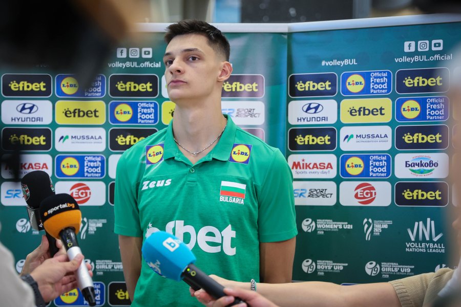 Българският национален отбор по волейбол замина за Световното първенство1