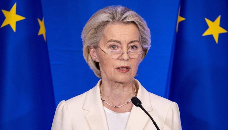 Урсула фон дер Лайен - Урсула фон дер Лайен кацна в България