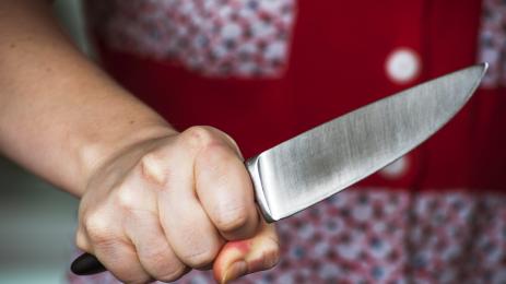 жена с нож нож жена