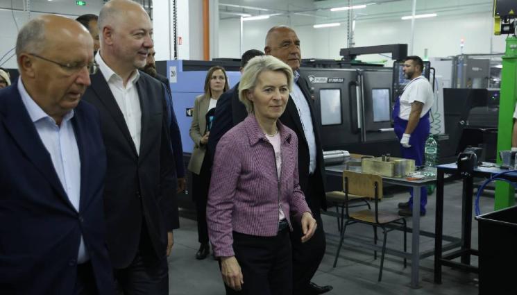 d - Урсула Фон дер Лайен: 1/3 от оръжията за Украйна са идвали от България (ВИДЕО)