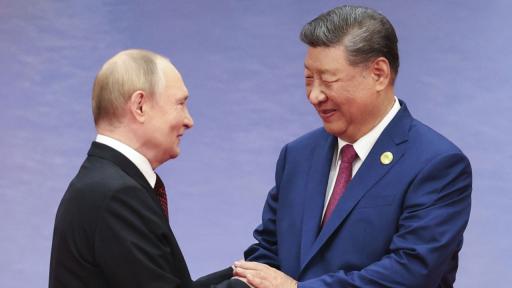 Си Цзинпин и Путин демонстрираха единство на срещата на върха в Китай