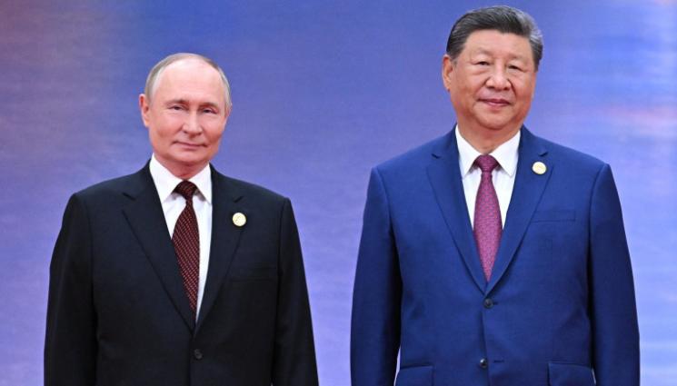 Владимир Путин Си Дзинпин - Путин и Си обсъдиха руско-американските контакти в Тианджин