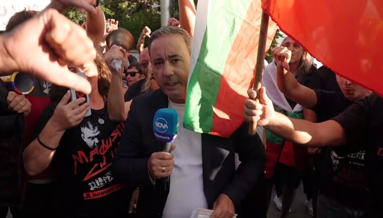 Благой Бекриев - След нападението на екип на NOVA в Сопот: Полицията с проверки за хулигански действия, дири агресорите сред протестиращите