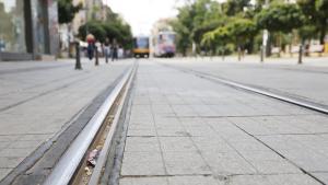 Трамвай е излязъл от релсите близо до Румънскотопосолство съобщи  Няма