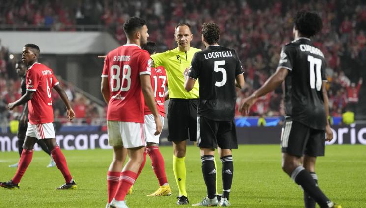 България Испания - ОБРАТ: УЕФА смени рефера за мача с Испания!