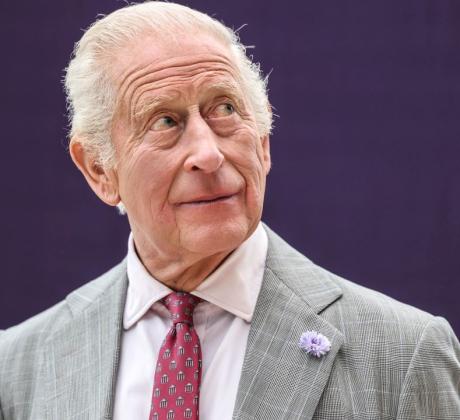 На 12 декември  в 21 00 часа българско време крал