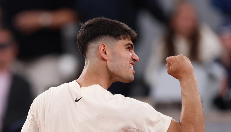 Алкарас - Алкарас направи фризьора си звезда