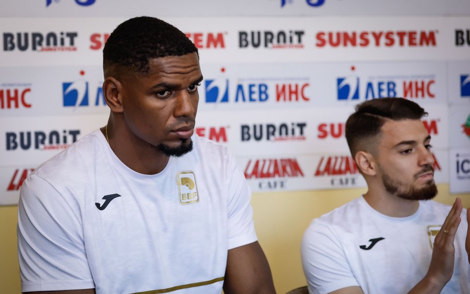 Трима българи на ринга в Ливърпул днес