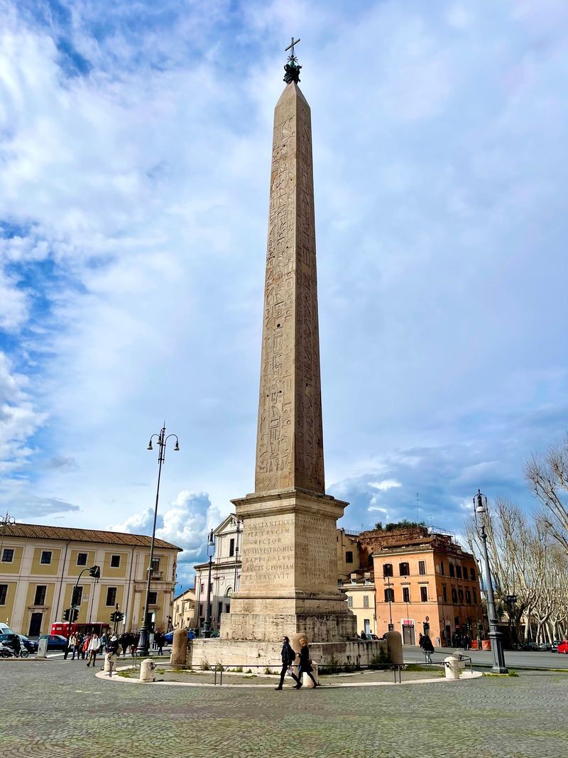 Латеранският обелиск на пиаца Сан Джовани ин Латерано