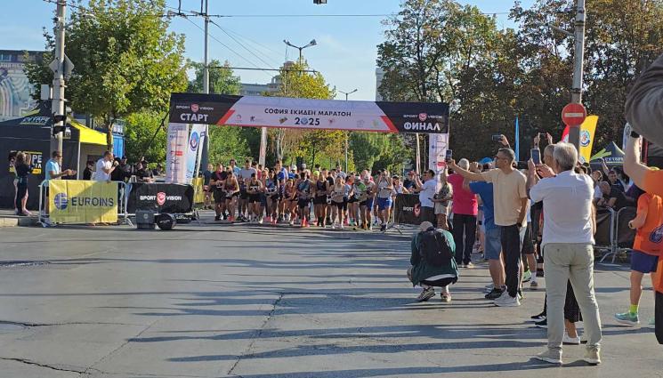 маратон - 400 атлети отбелязаха Съединението с щафетен маратон в София