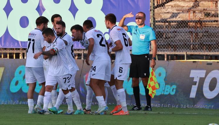 Славия - В групата на Славия не е много интересно, но все пак има промяна. Ще я откриете ли? Само за разбирачи