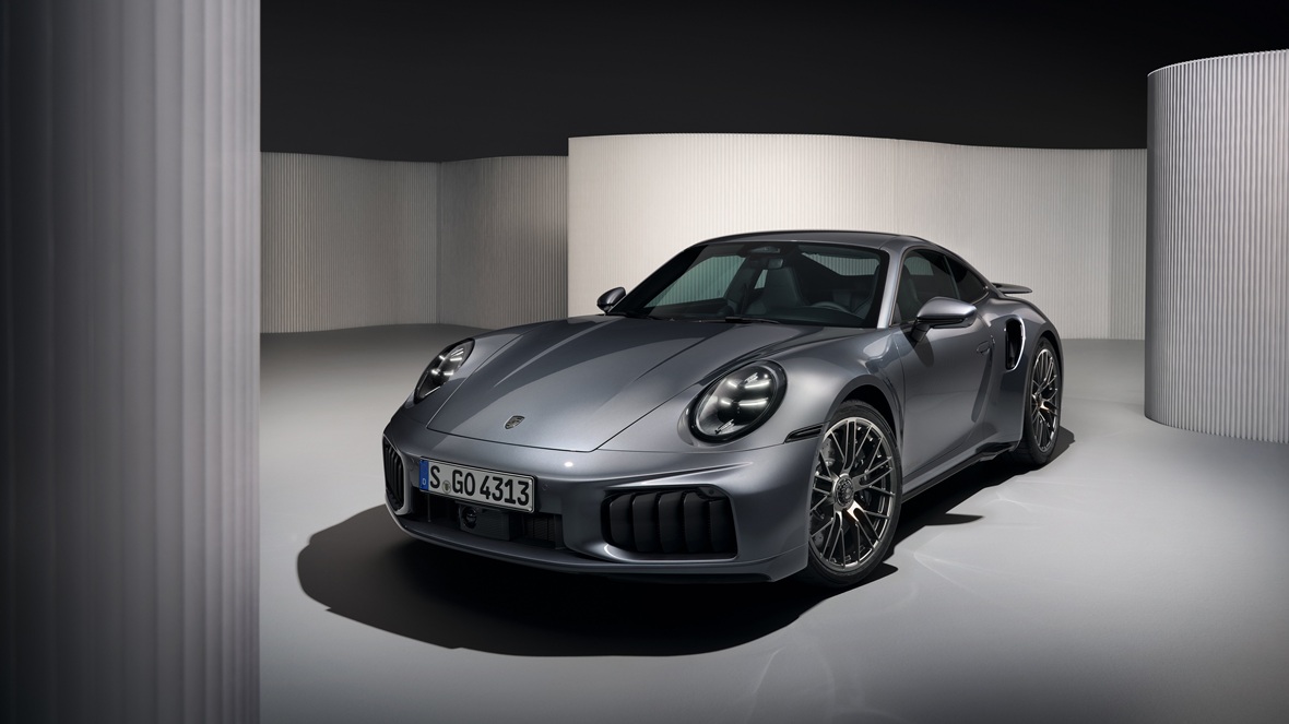 Porsche 911 Turbo S 992 2