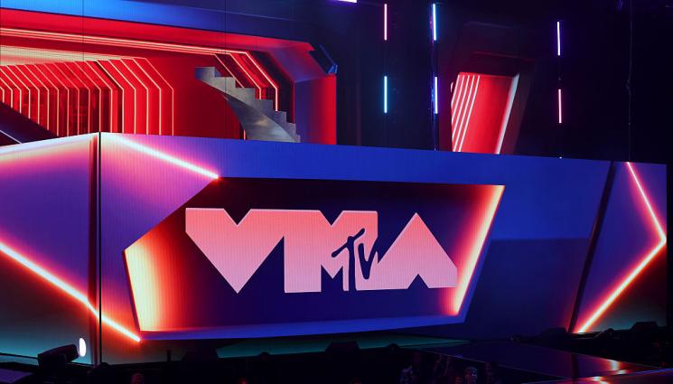 VMA - ГОЛЕМИЯТ ПОБЕДИТЕЛ: Лейди Гага прибра 4 награди VMA! (ВИДЕО)