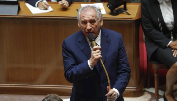 Франсоа Байру - ШОК ВЪВ ФРАНЦИЯ: Премиерът Франсоа Байру катастрофира в парламента – загуби вот на доверие!