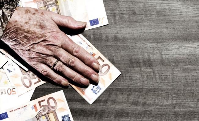Парламентът реши: Пенсионерите ще получават добавки два пъти годишно
