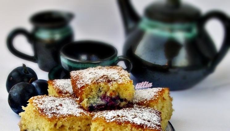 рецепти - Сини сливи за кеф и апетит! Лека плодова пита, в пай, в маслен кейк или пък в хрупкав щросел