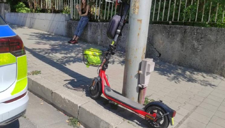 д - Кола блъсна баба на тротинетка във Велико Търново