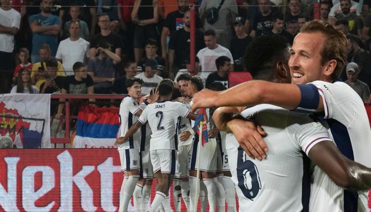 Англия - Англия писа петица на Сърбия в Белград