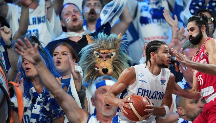 Финландия - Финландия написа история със 17 тройки