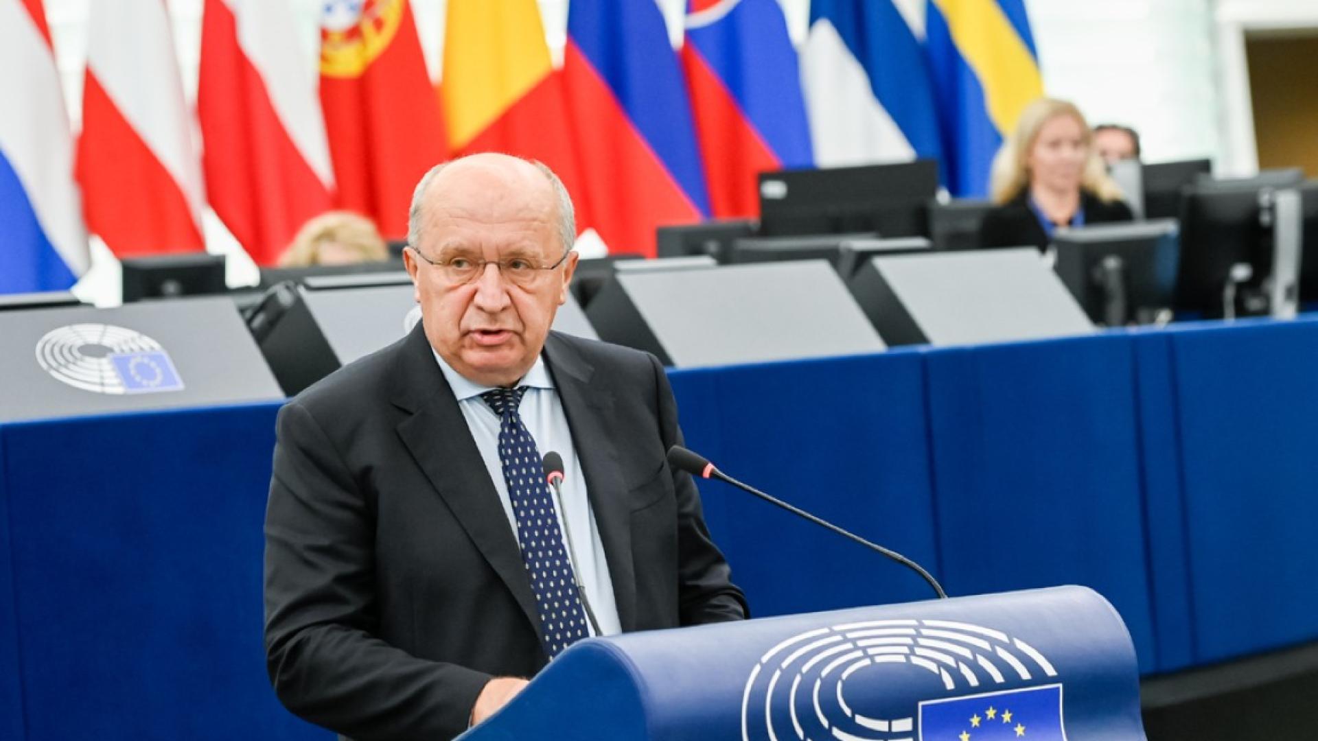 Четиридесет на сто от европейските граждански полети се извършват в